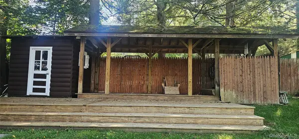 33 W Delaware PL, Bethel, NY 12720