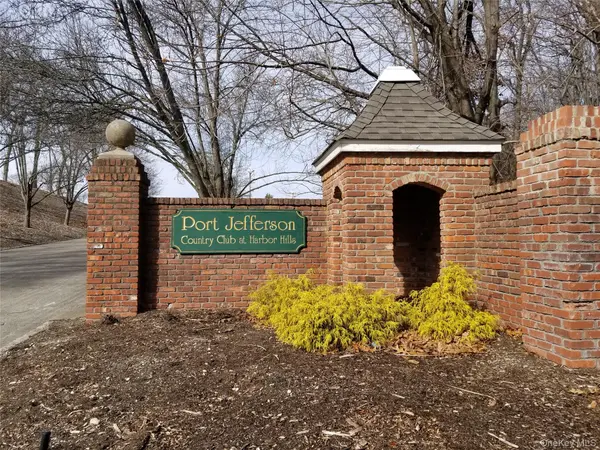7 Waterview DR, Port Jefferson, NY 11777