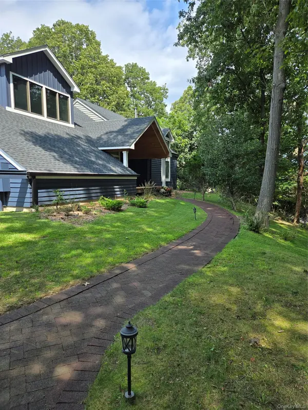 7 Waterview DR, Port Jefferson, NY 11777