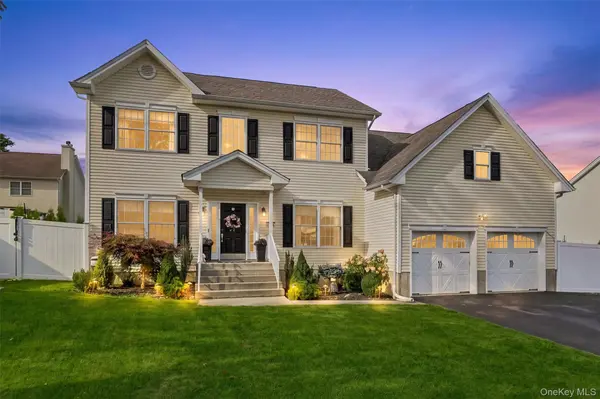 2726 Colonial DR, New Windsor, NY 12553
