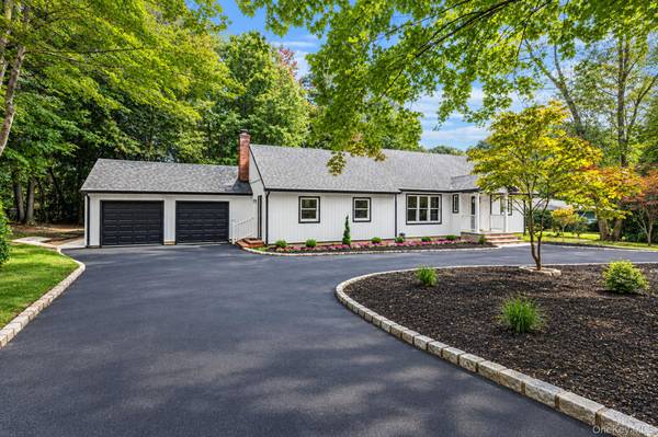 15 Sands LN, Port Jefferson Village, NY 11777