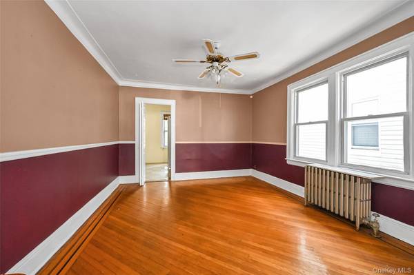 89-18 220th ST, Queens Village, NY 11427