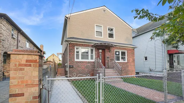 124-23 135th PL, South Ozone Park, NY 11420