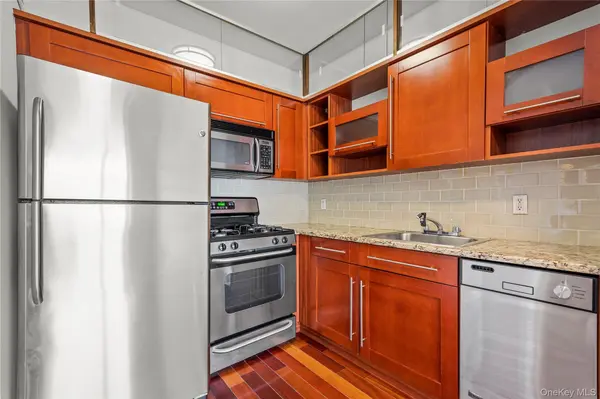 30-85 Vernon BLVD #6E, Astoria, NY 11102