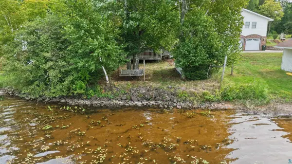 8075 S Dowling Lk Rd E, Superior, WI 54880