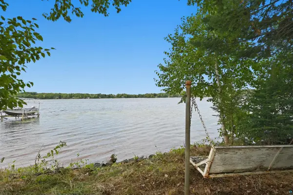 8075 S Dowling Lk Rd E, Superior, WI 54880