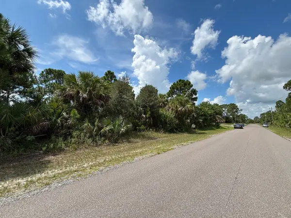 534 FIREBRAND ST SW, Palm Bay, FL 32908