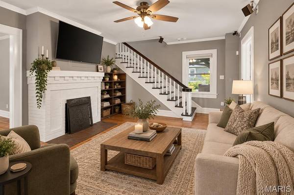 9122 Delphine AVE, St Louis, MO 63114