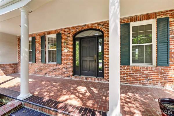 403 Kacey LN, Ballwin, MO 63021