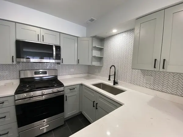 1455 W Fullerton AVE #203, Chicago, IL 60614