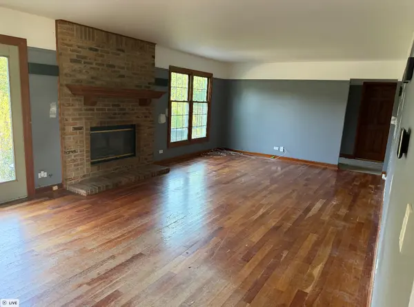 617 Arlington Pkwy, Sleepy Hollow, IL 60118