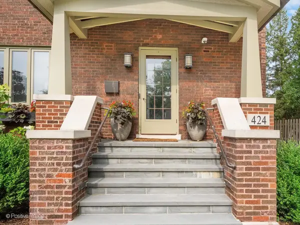 424 Blackstone AVE, La Grange, IL 60525