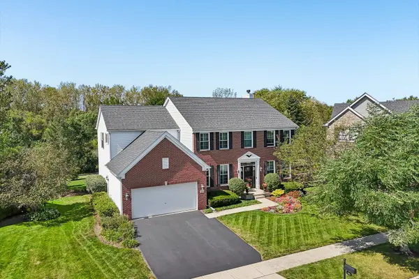 35 Oakview CT, South Elgin, IL 60177