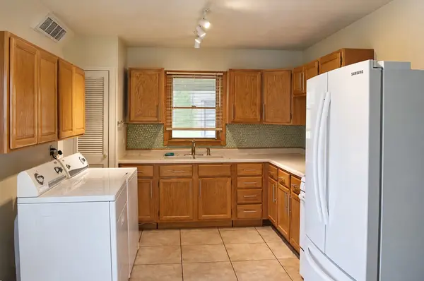 1110 Douglas DR, Sterling, IL 61081