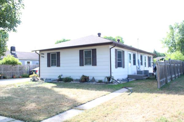 1806-1808 S 8th AVE S, Fargo, ND 58103