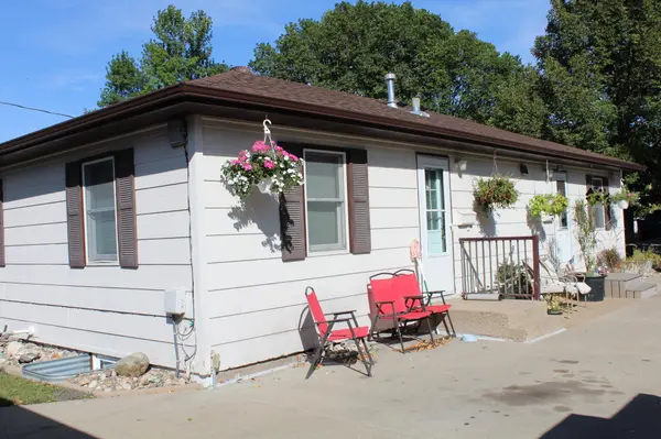 1806-1808 S 8th AVE S, Fargo, ND 58103