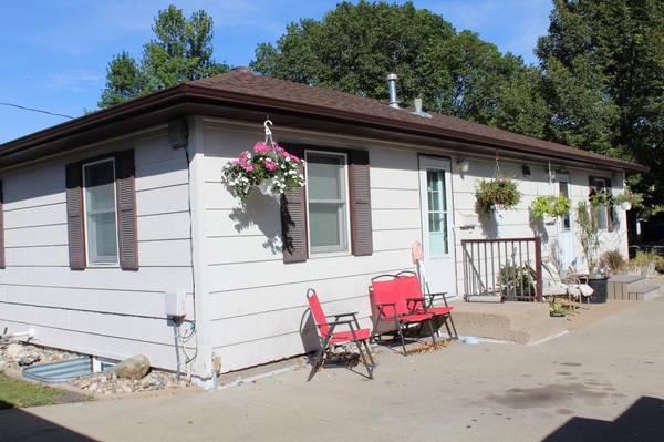 1806-1808 S 8th AVE S, Fargo, ND 58103