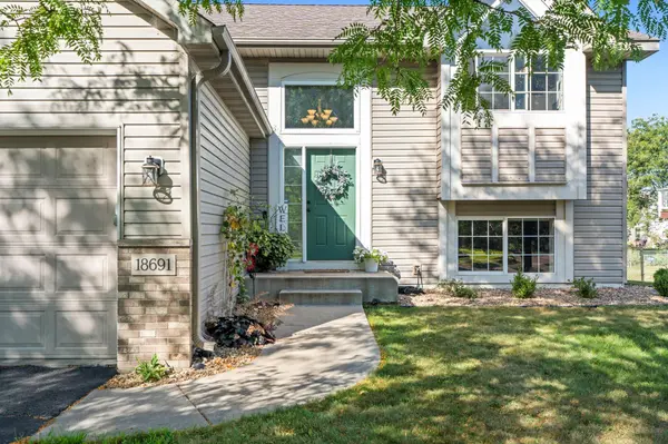 18691 Dylan DR, Farmington, MN 55024