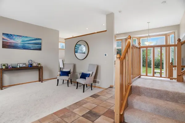8901 Dunbar Knoll N, Brooklyn Park, MN 55443