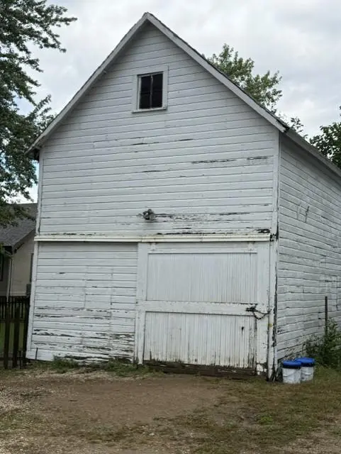 829 Prospect AVE, Windom, MN 56101