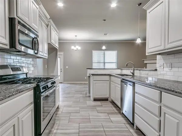 12712 NW 5th ST, Yukon, OK 73099