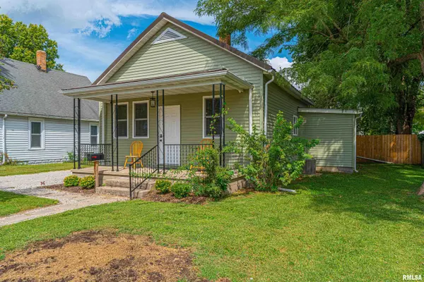 1210 Pulaski ST, Lincoln, IL 62656