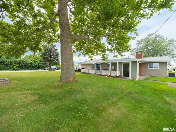 1201 EAGLE AVE, Washington, IL 61571