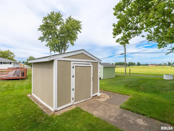 1201 EAGLE AVE, Washington, IL 61571