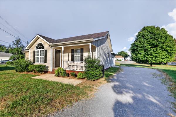 2109 Dothan Dr, Murfreesboro, TN 37128