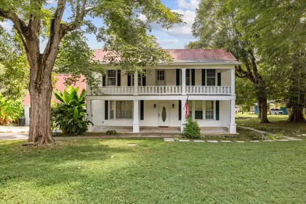 30 S Boone St, Erin, TN 37061