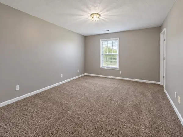208 Ruf Dr, Oak Grove, KY 42262