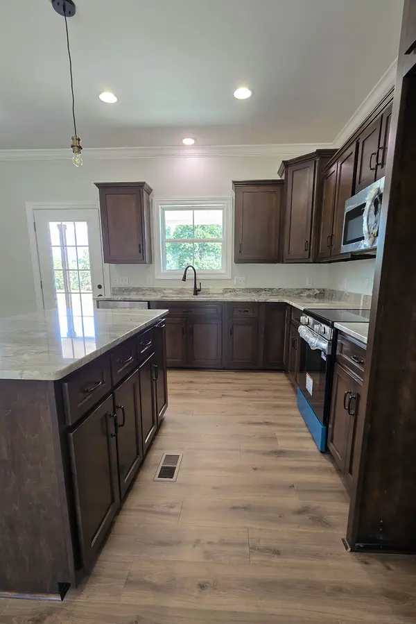 263 Marys Ln, Lafayette, TN 37083