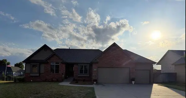 1601 E Fallbrook, Park City, KS 67147