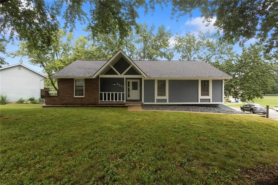2001 Place Liberte DR, Liberty, MO 64068