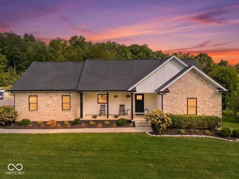 860 N Abigail LN, Ellettsville, IN 47429