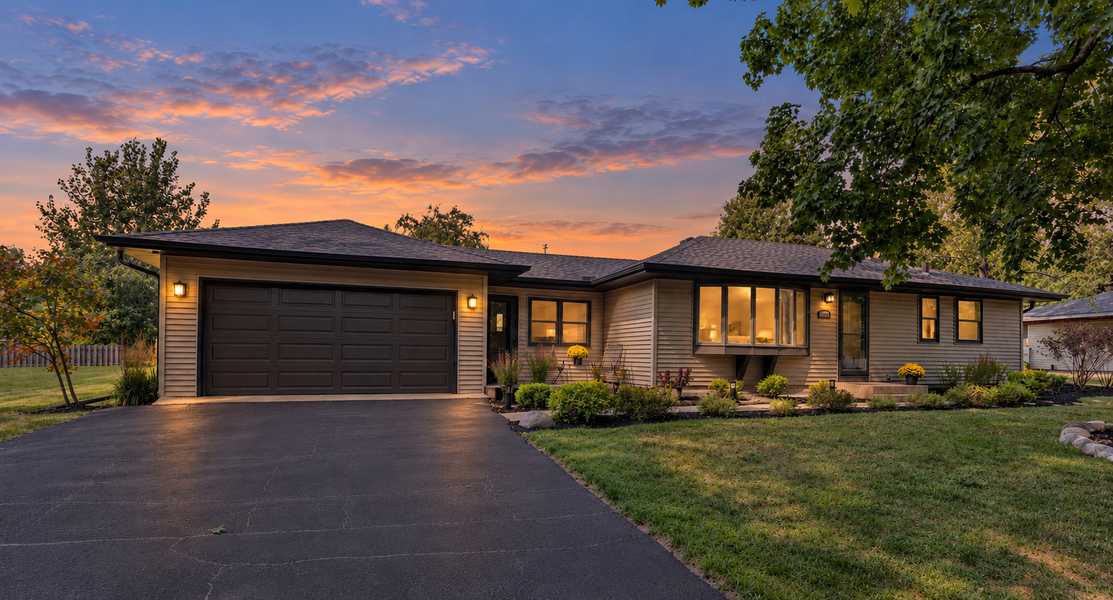 1619 Constance DR E, Golden Valley, MN 55422