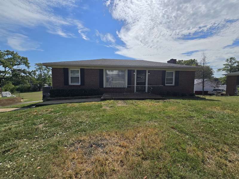 404 N College St, Mount Pleasant, TN 38474