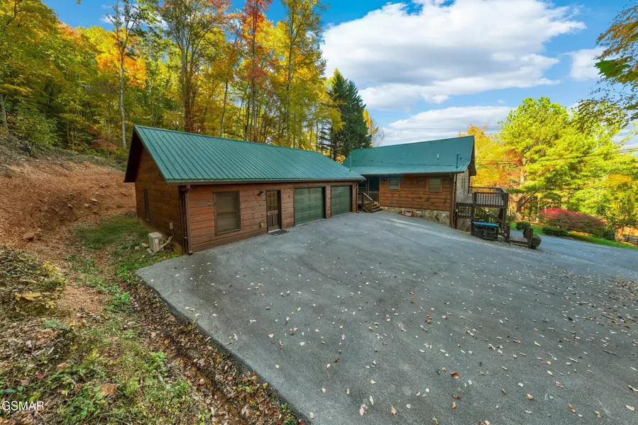 4094 Hickory Hollow Way, Sevierville, TN 37862