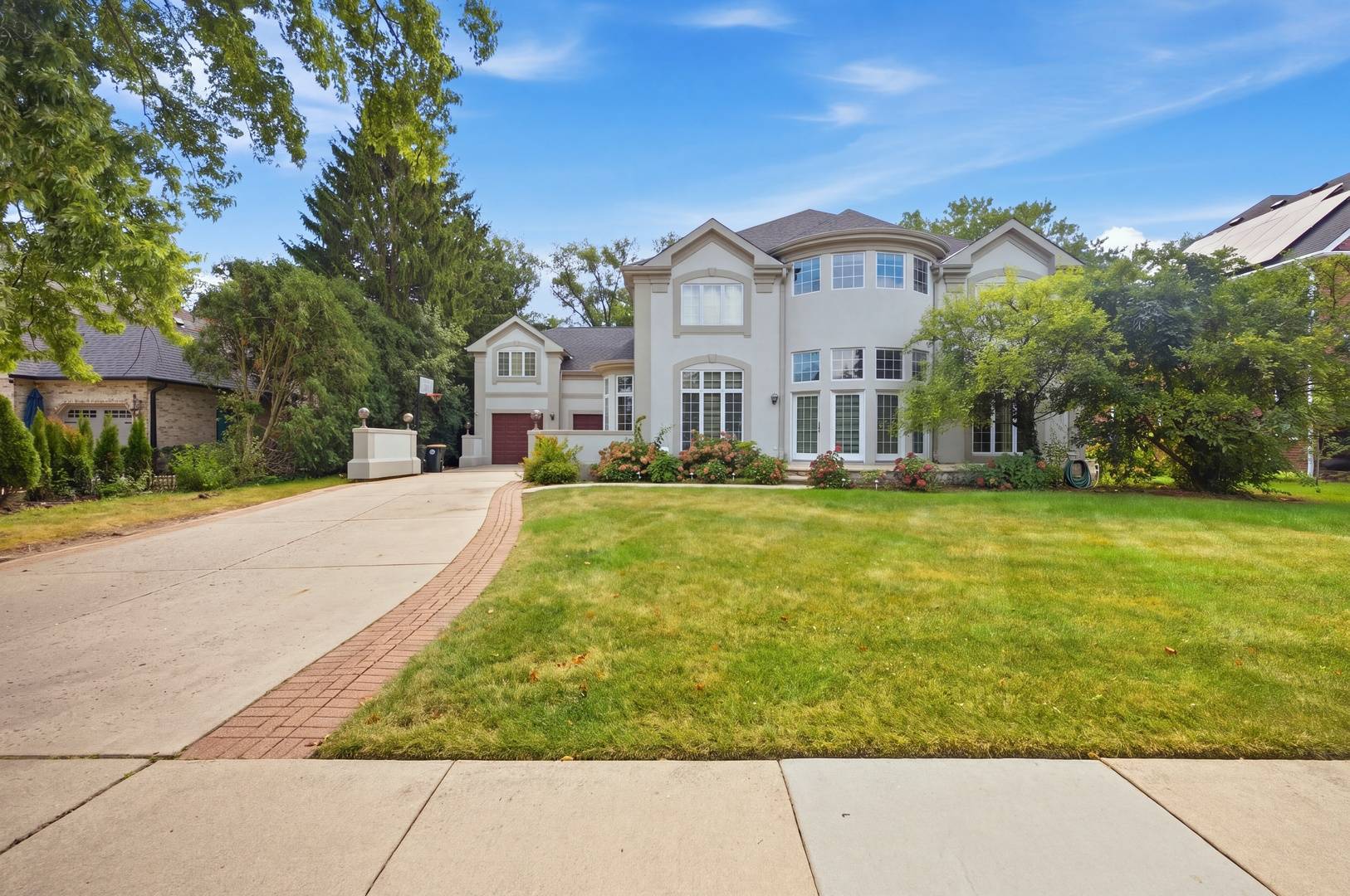 351 WILLOWOOD LN, Willowbrook, IL 60527