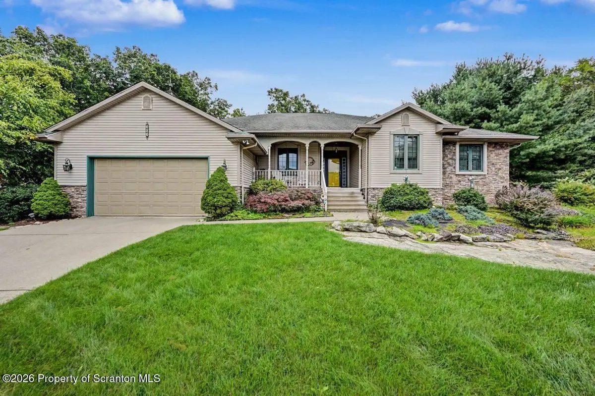 401 Grand CIR, Scranton, PA 18505