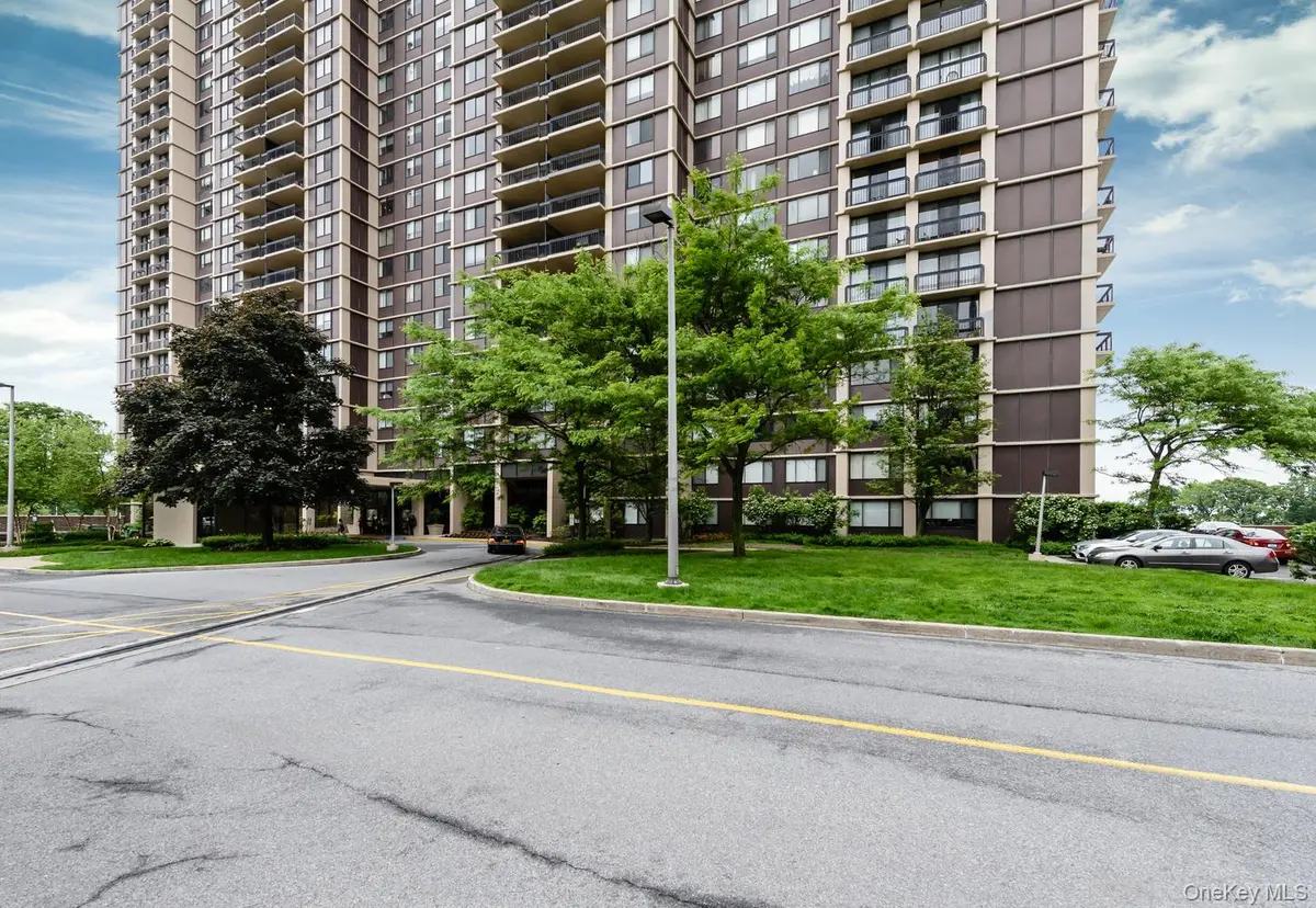 27110 Grand Central Pkwy #29S, Floral Park, NY 11005