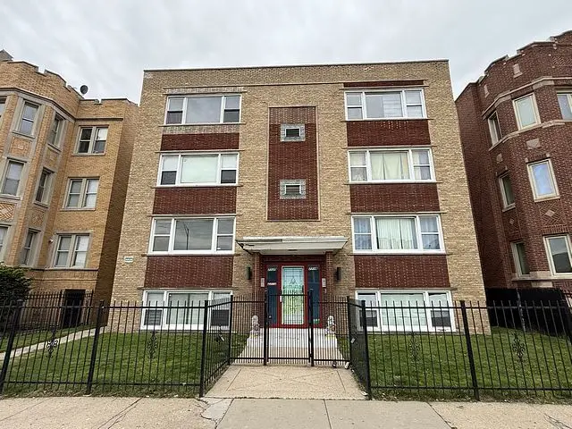 7720 S Jeffery BLVD #1S, Chicago, IL 60649