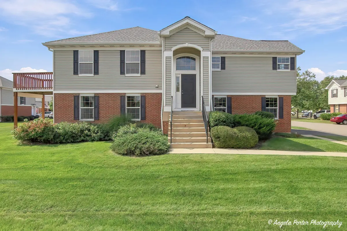 512 Legend LN #512, Mchenry, IL 60050
