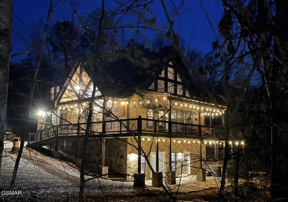 2462 Misty Shadows Drive, Sevierville, TN 37862