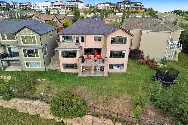 323 Aspen Glen PL SW, Calgary, AB T3H 0E9