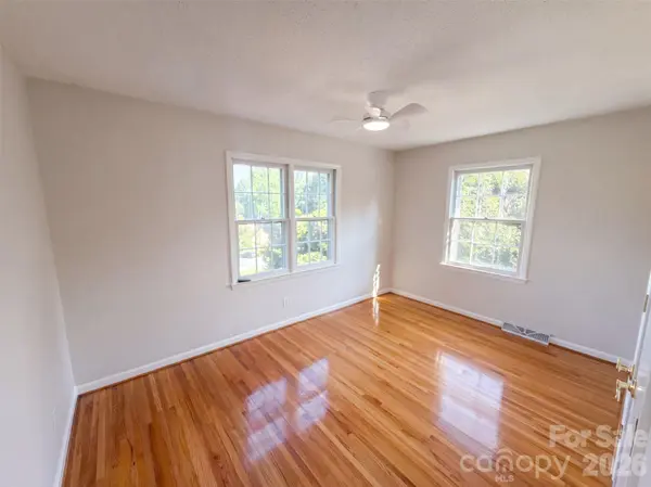 1030 Mclaughlin DR, Charlotte, NC 28212
