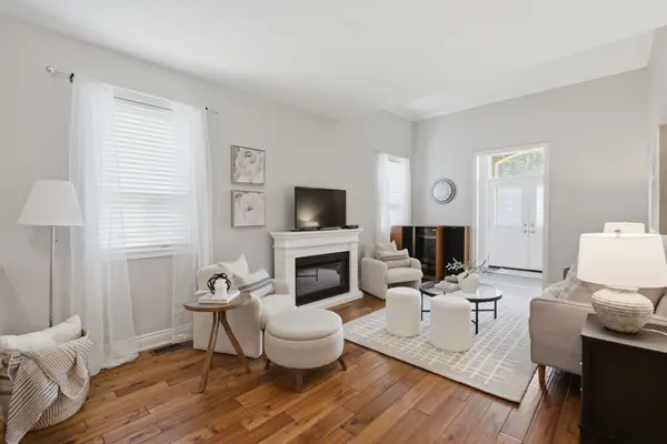 19 Alfred Shrubb LN, Clarington, ON L1C 0B1