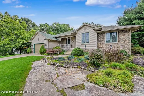 401 Grand CIR, Scranton, PA 18505