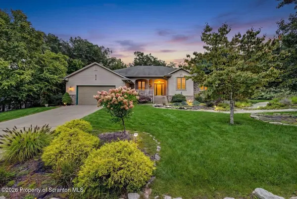 401 Grand CIR, Scranton, PA 18505