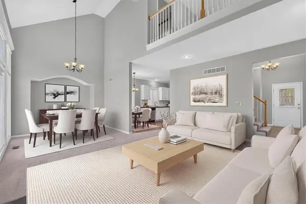 11905 Westgate CIR, Overland Park, KS 66213